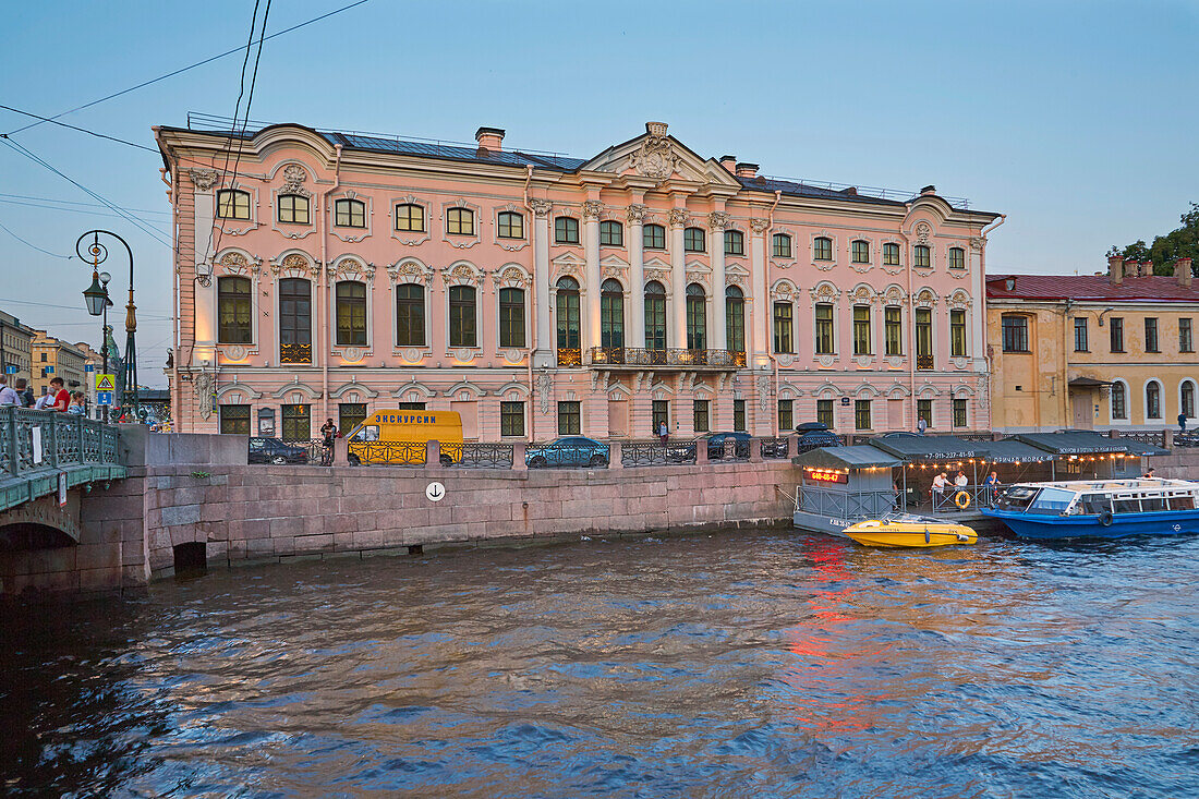 Stroganov-Palais (Stroganoff Palast) an der Mojka und dem Nevskij Prospekt in St. Petersburg, Russland, Europa