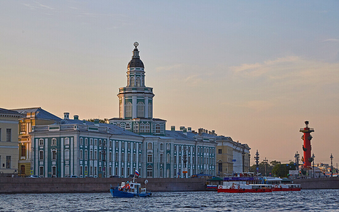 St. Petersburg, Kunstkammer and Rostra Column, Universitetskaja nab., Neva, Russia, Europe
