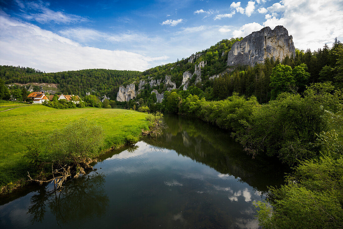 St. George's Chapel and Rabenfelsen, near Thiergarten, Upper Danube Nature Park, Upper Danube Valley, Danube, Swabian Alb, Baden-Württemberg, Germany