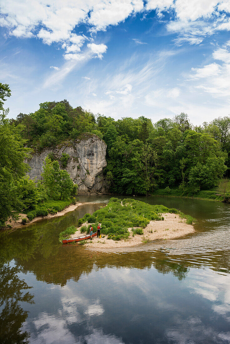 Paddlers on Amalienfelsen, Inzigkofen, near Sigmaringen, Obere Donau Nature Park, Upper Danube Valley, Danube, Swabian Alb, Baden-Württemberg, Germany