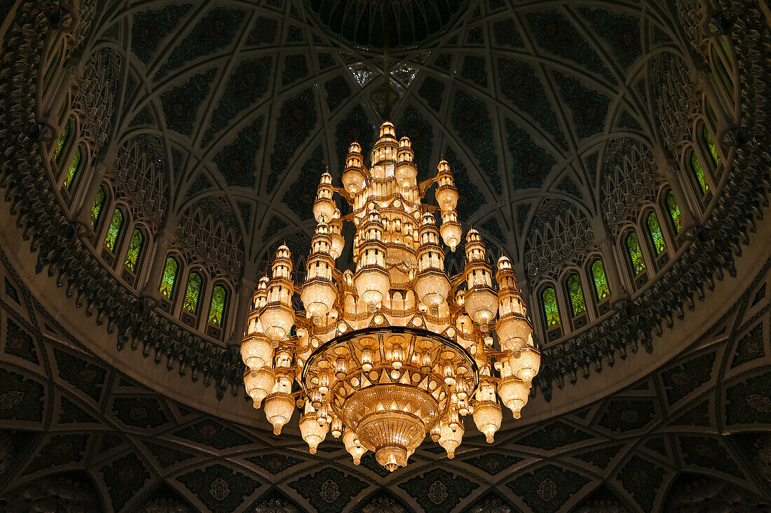 The large chandelier of the Mosque of Muscat is 15 m high, 8 m wide and weighs 8 tons