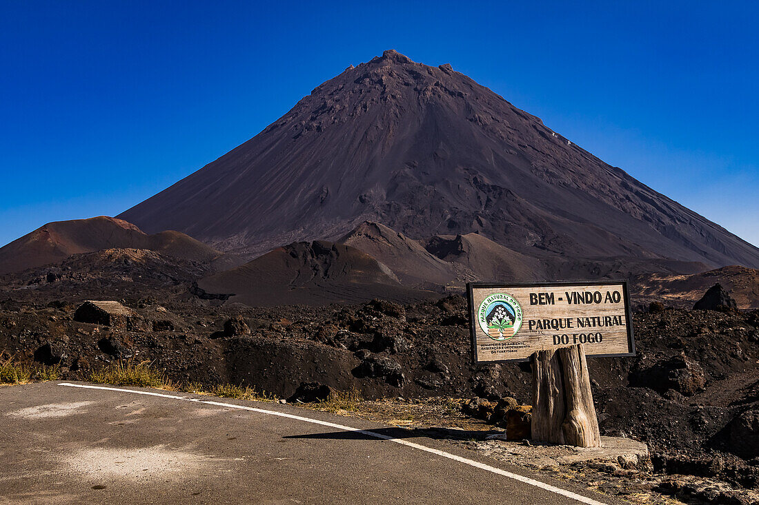 Der Pico do Fogo auf der Insel Fogo ist ein aktiver Vulkan auf den Kapverden