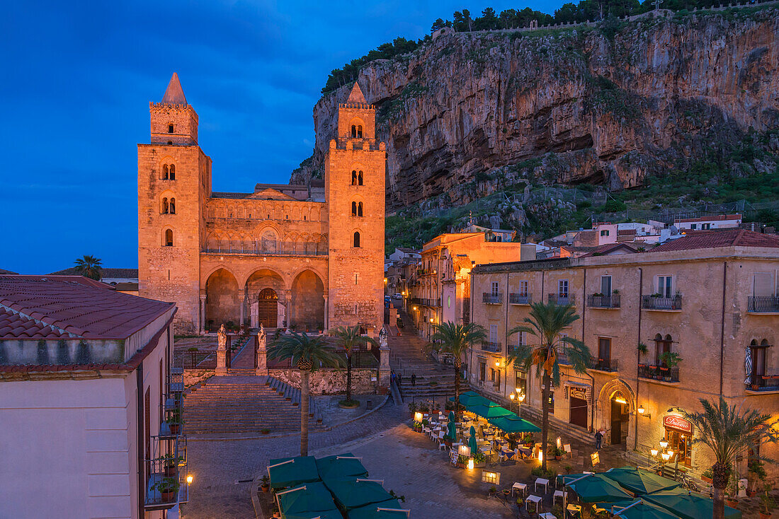 San Salvatore Cathedral, Piazza Duomo, Cefalu, Sicily, Italy,