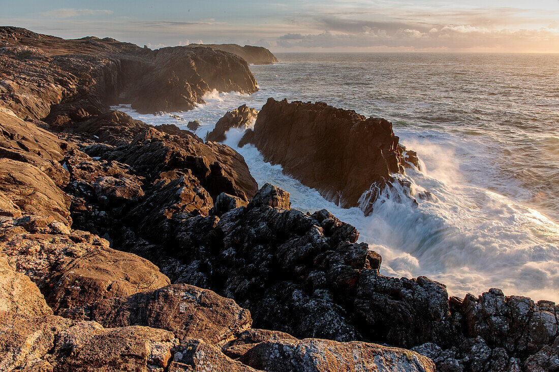 Mangersta, cliff, cliffs and surf, Atlantic Ocean, Isle of Lewis, Outer Hebrides, Scotland UK