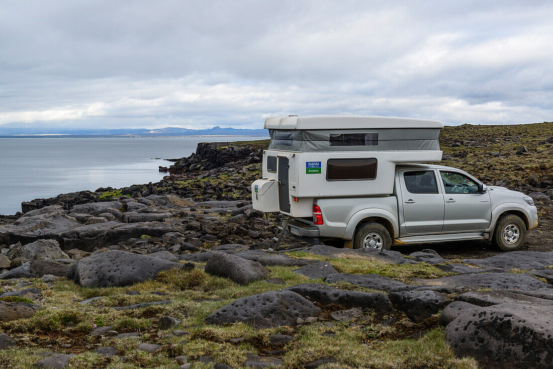 An der Küste vor der Snaeffelsness Halbinsel, Island