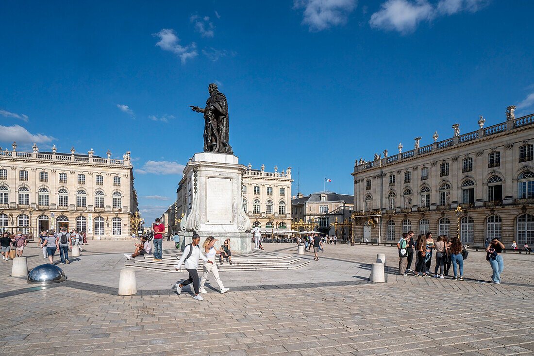 Statue Stanislas I. Leszcynski in front of Hotel de Ville Grand Hotel and Opera House on Place Stanislas, Unesco World Heritage Site, Nancy, Lorraine, France, Europe