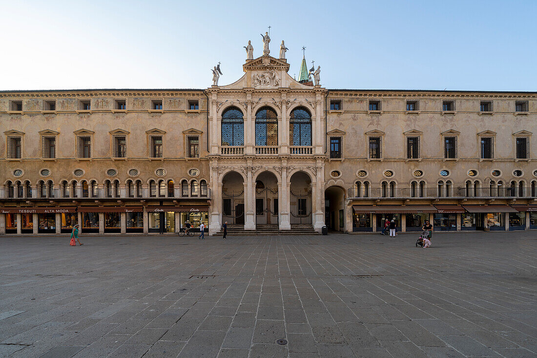 View of the barrel of the Church of San Vicenzo over the Palazzo dei Signori, Vicenza; Veneto; Italy