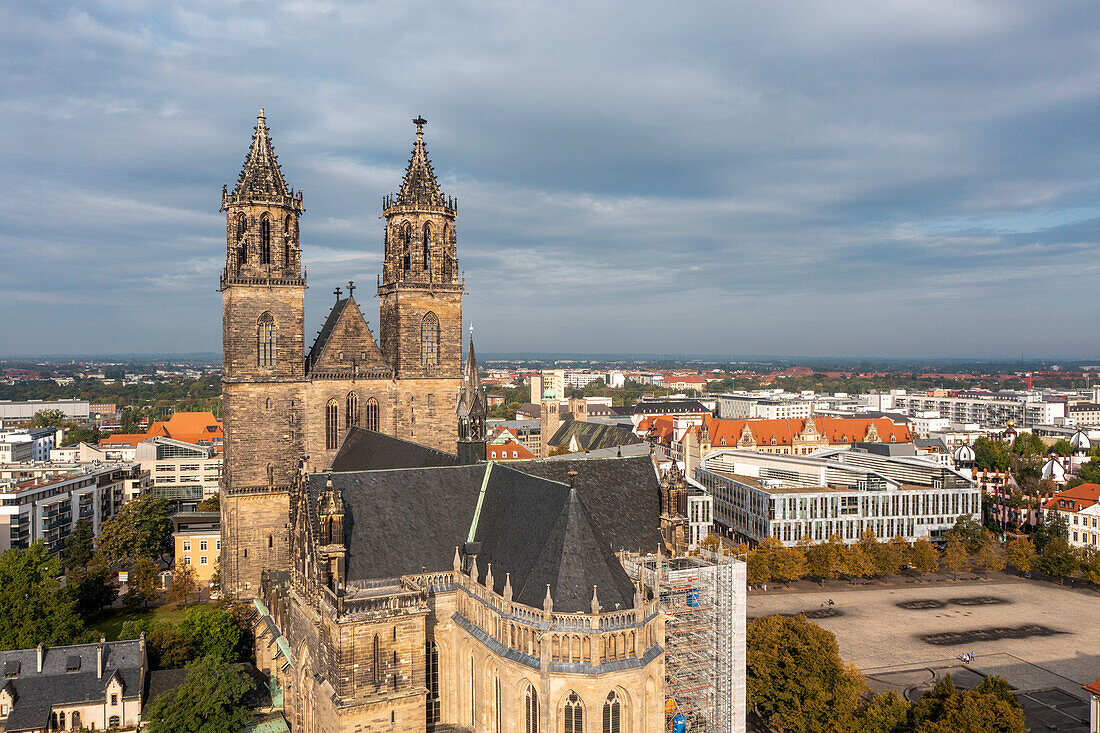 Magdeburg Cathedral, right Domplatz with Norddeutscher Landesbank, Magdeburg, Saxony-Anhalt, Germany