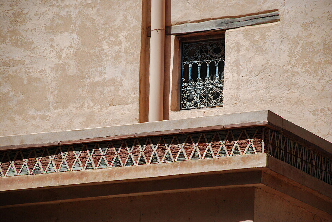 Hausdetail in der Medina von Agadir, das ein traditionelles Berberdorf nachbildet, Agadir, Marokko