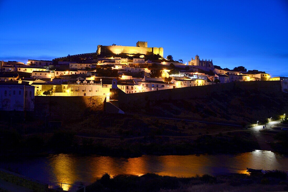 Blick auf Mértola, Alentejo, Portugal