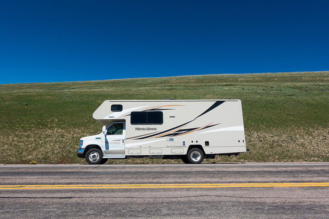 Großer Camper am Highway in Arizona, USA