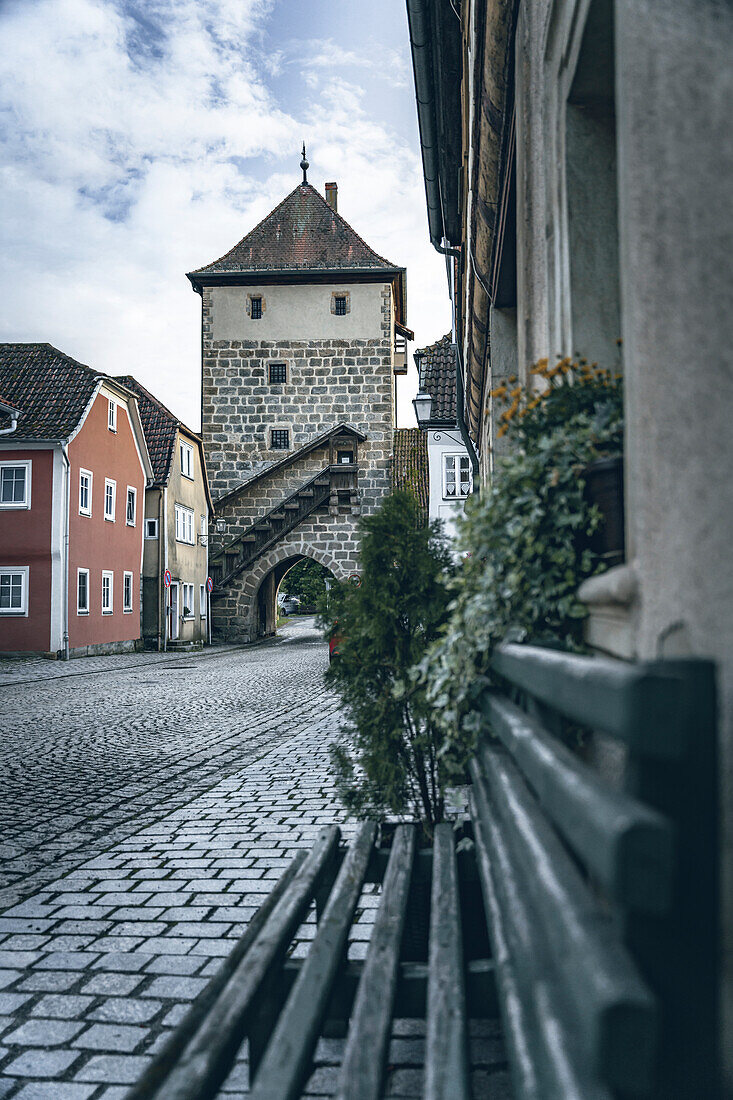 Blick auf das Rothenberger Stadttor der mittelalterlichen Stadt Seßlach im oberfränkischen Landkreis Coburg