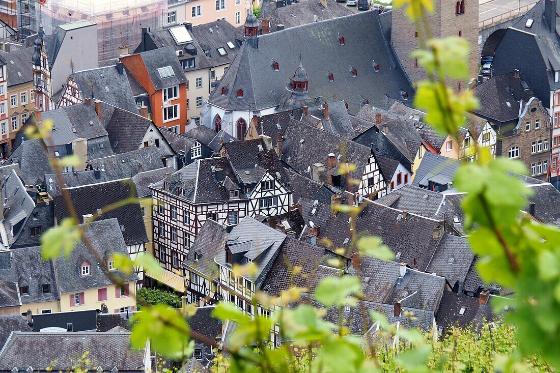Blick auf Bernkastel-Kues an der Mosel, Hunsrück, Rheinland-Pfalz, Deutschland