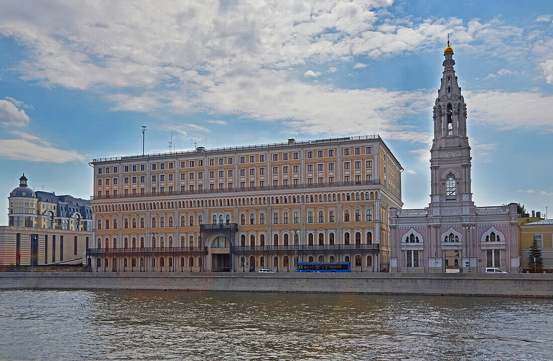 Haus an der Uferstraße (1931 erbaut), Bersenevsnaja nab., Moskva, Moskau-Wolga-Kanal, Russland, Europa