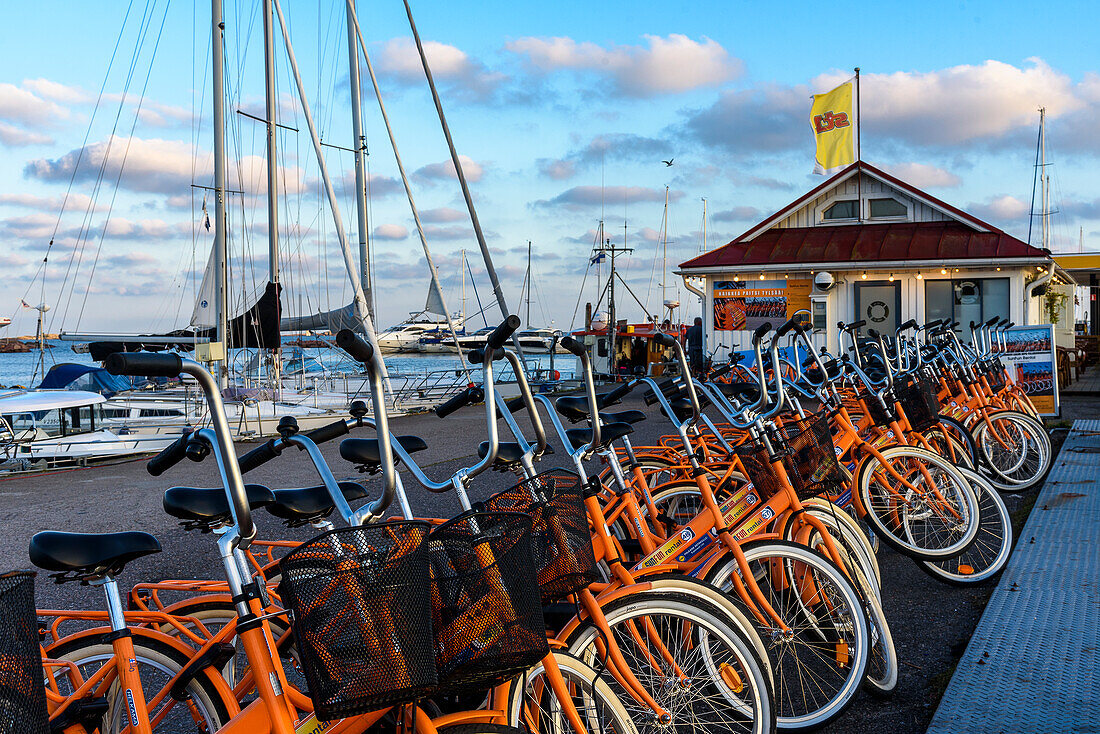 Fahrradverleih im Hafen von Hanko, Hanko, Finnland