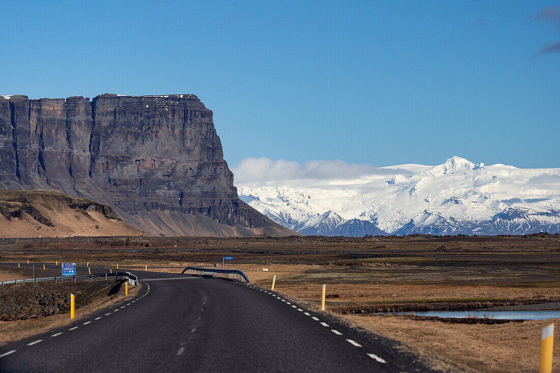 Ring road, National Road 1, view of Vatnajokull, southern Iceland, Europe