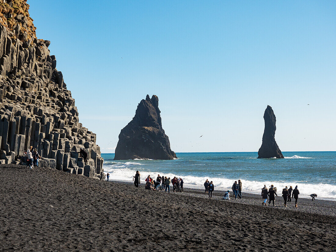 Basaltsäulen am Reynisfjara Strand bei Vik, Island, Europa