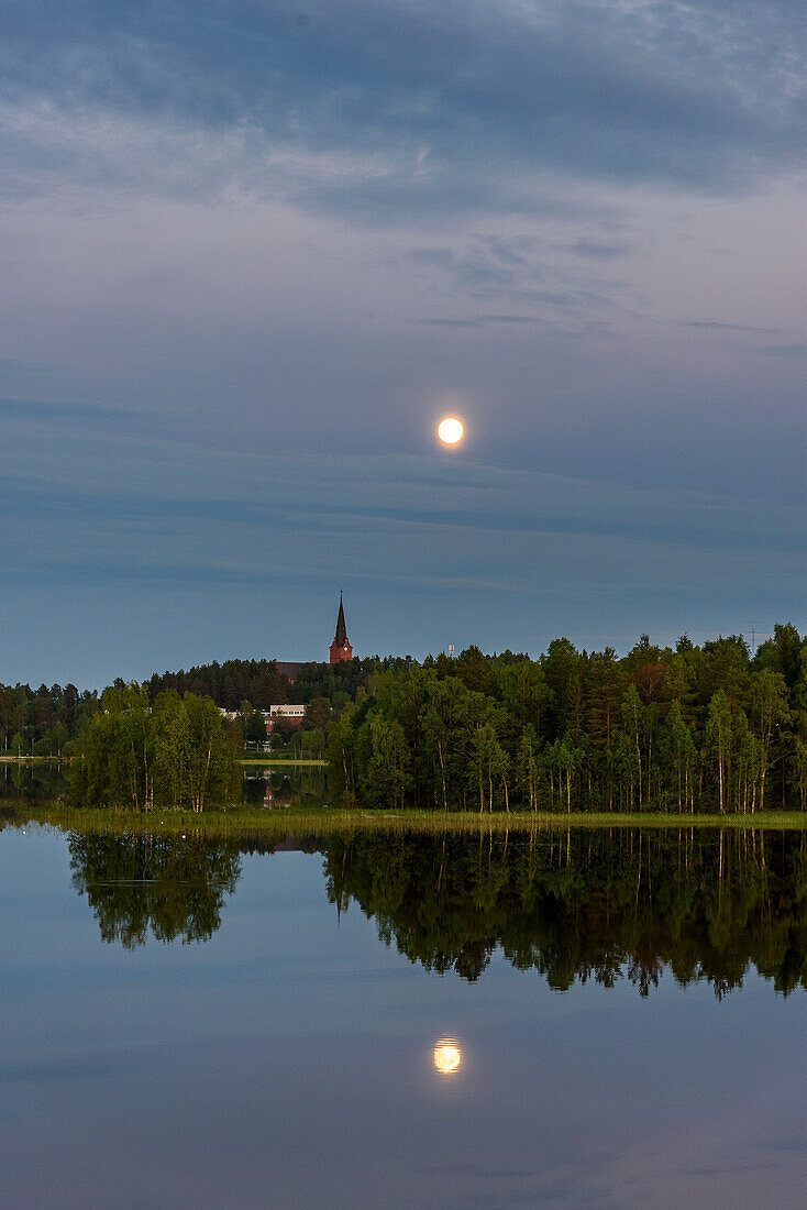 Blick mit Vollmund auf Nurmes, Finnland