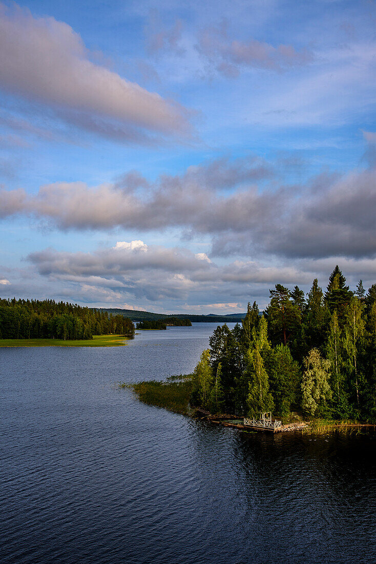 Abendstimmung am See, finnische Seenplatte, Finnland