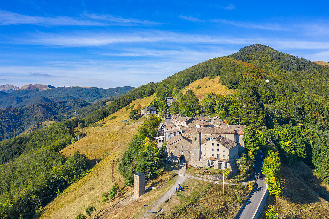 Luftbild von San Pellegrino in Alpe, Garfagnanatal, Provinz Lucca, Toscana, Italien