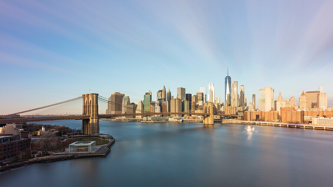 USA, NY, New York City, Lower Manhattan skyline and Brooklyn Bridge