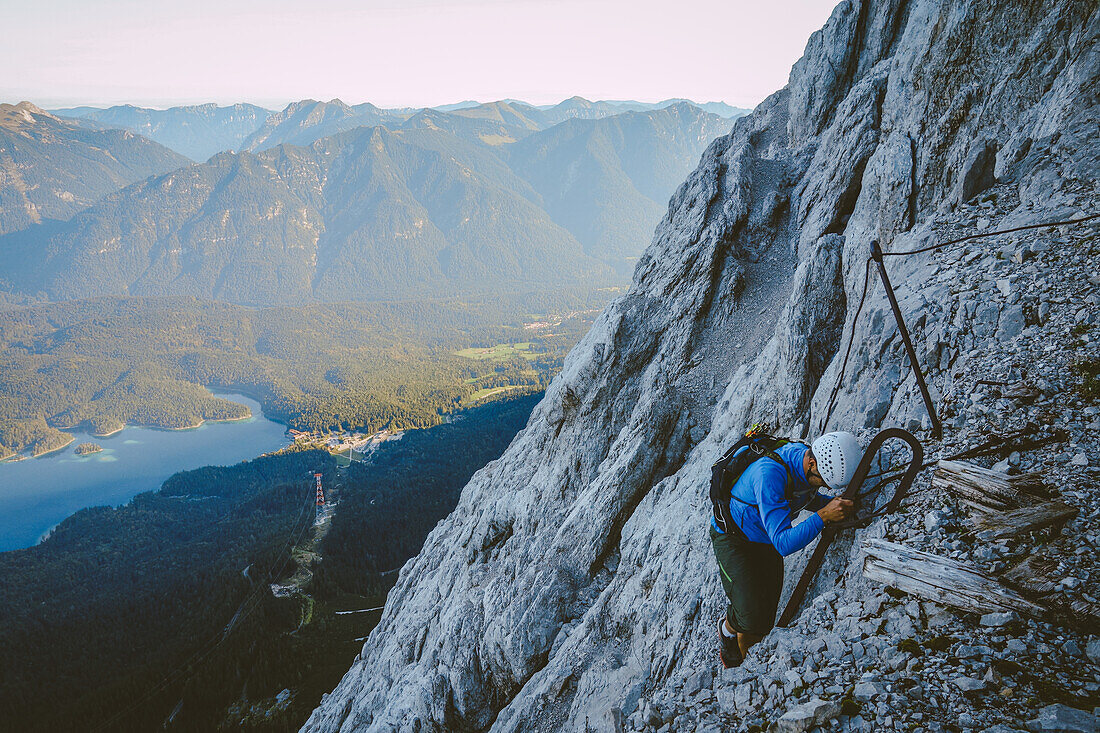 Climbers in the Iron Age - a climbing route over the old Tunnelbauersteig to the Zugspitze, Wetterstein