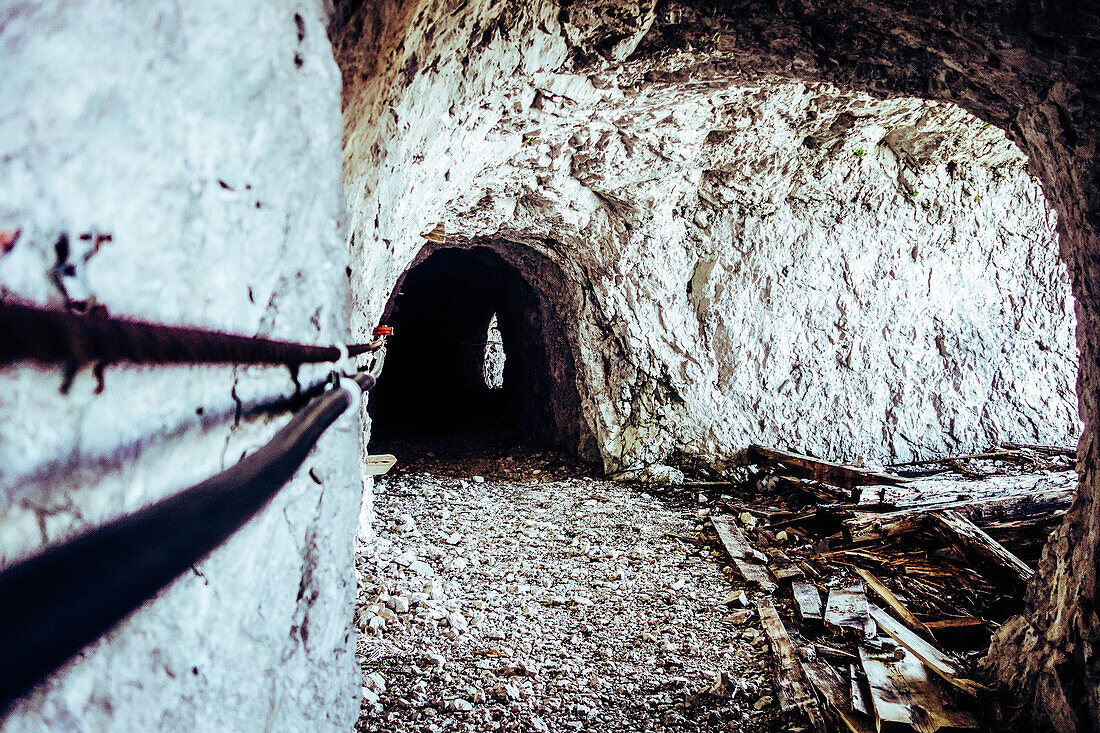 Eisenzeit - eine Kletterroute über den alten Tunnelbauersteig auf die Zugspitze, Wetterstein, Bayern, Deutschland