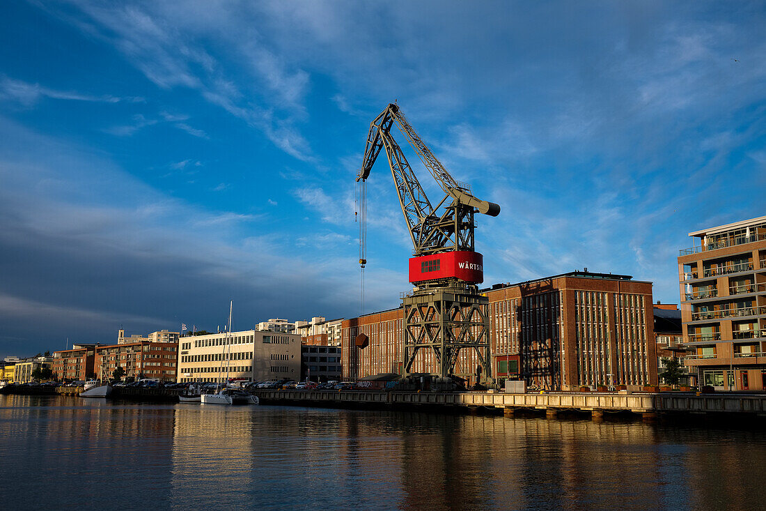 Kran im Hafen von Turku, Finnland