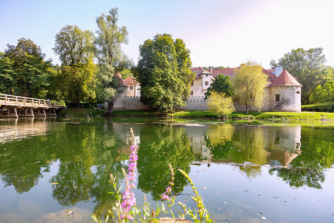 Otocec Castle, Krka River