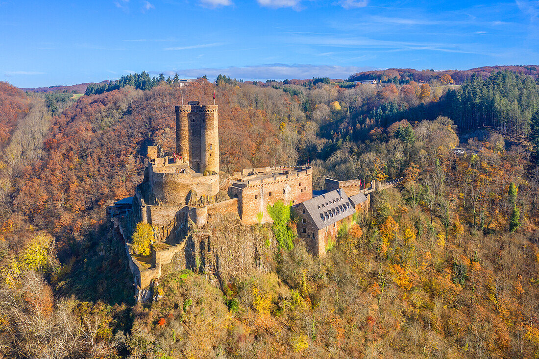 Luftansicht der Ehrenburg bei Brodenbach, Mosel, Rheinland-Pfalz, Deutschland