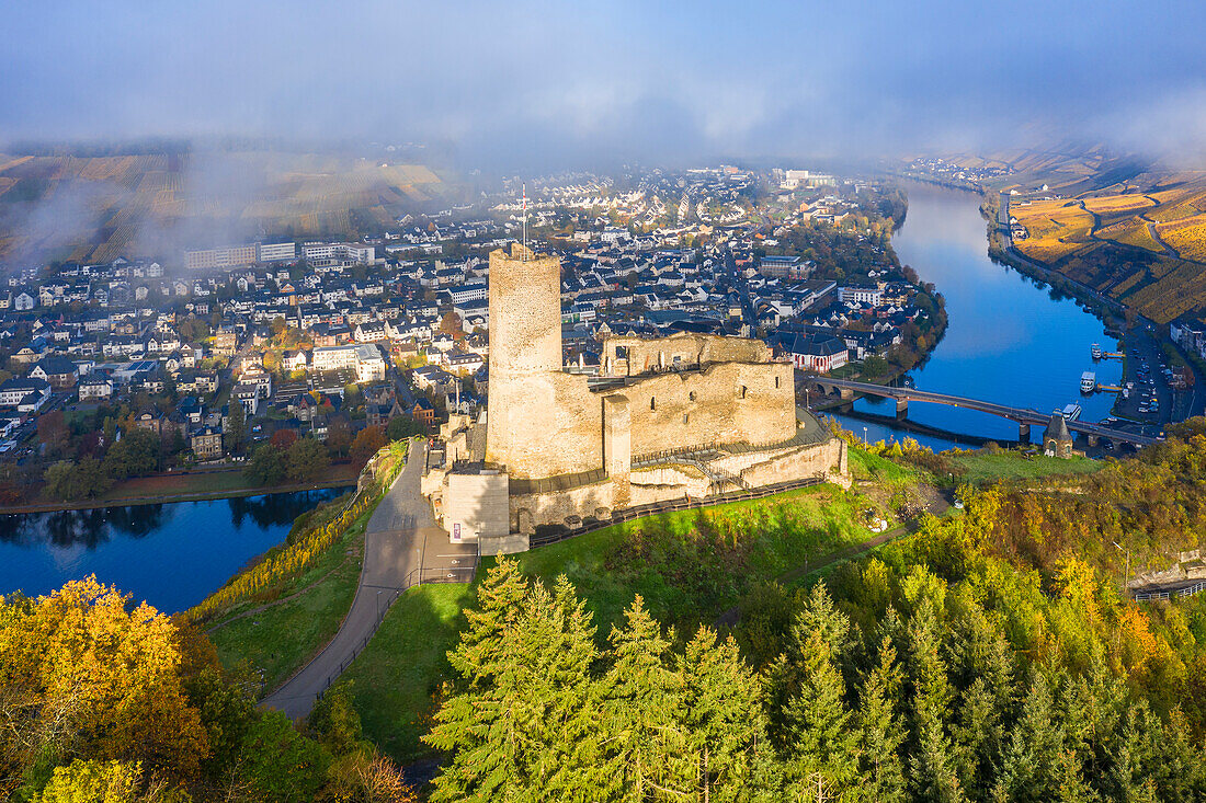 Luftansicht der Burg Landshut bei Bernkastel-Kues, Mosel, Rheinland-Pfalz, Deutschland