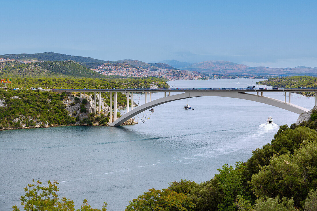 Šibenik, Most Krka arched bridge with E65 over the Krka