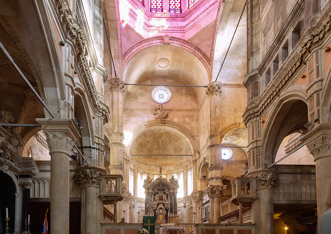 Šibenik; Sibenik; Cathedral of St. Jacob; Interior with dome