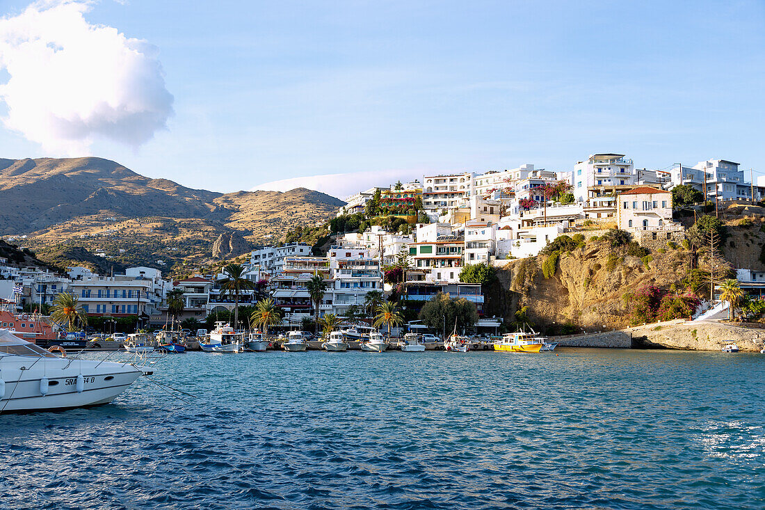 Agia Gallini; port