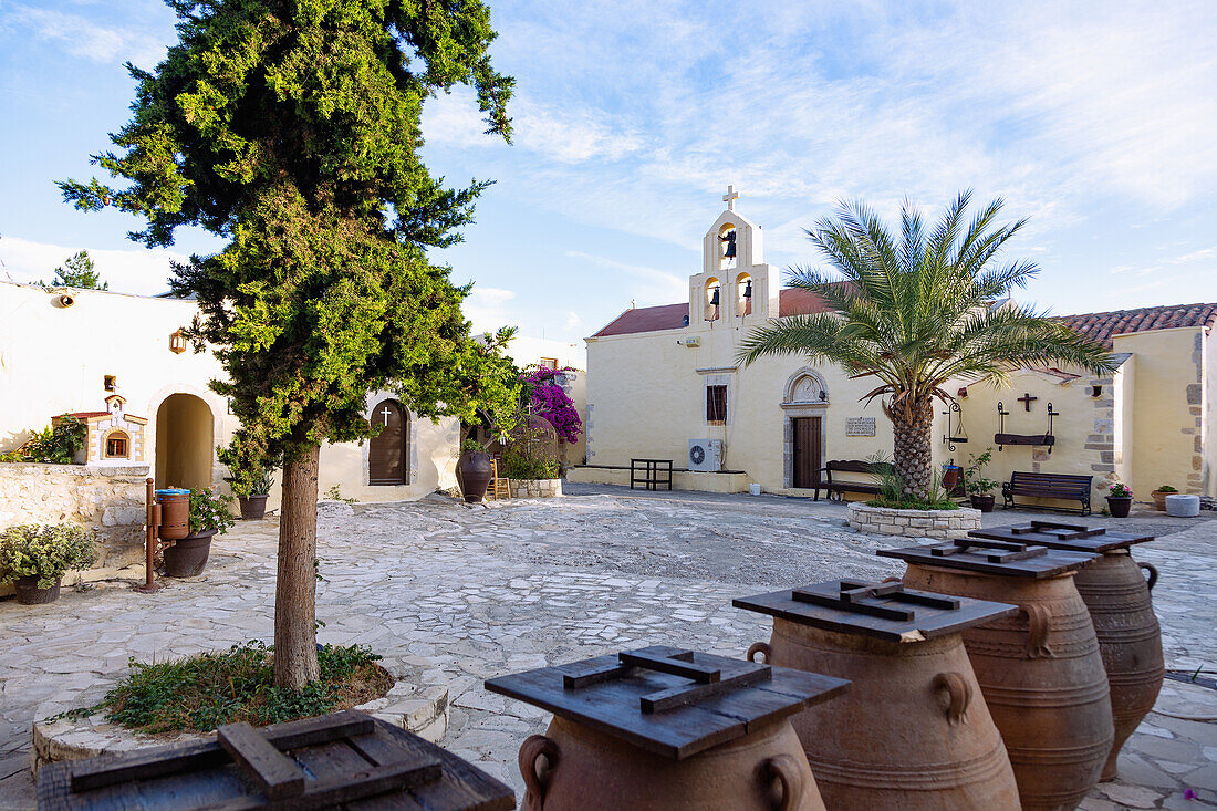 Kloster Moni Odigitria, Innenhof, griechische Insel, Kreta, Griechenland