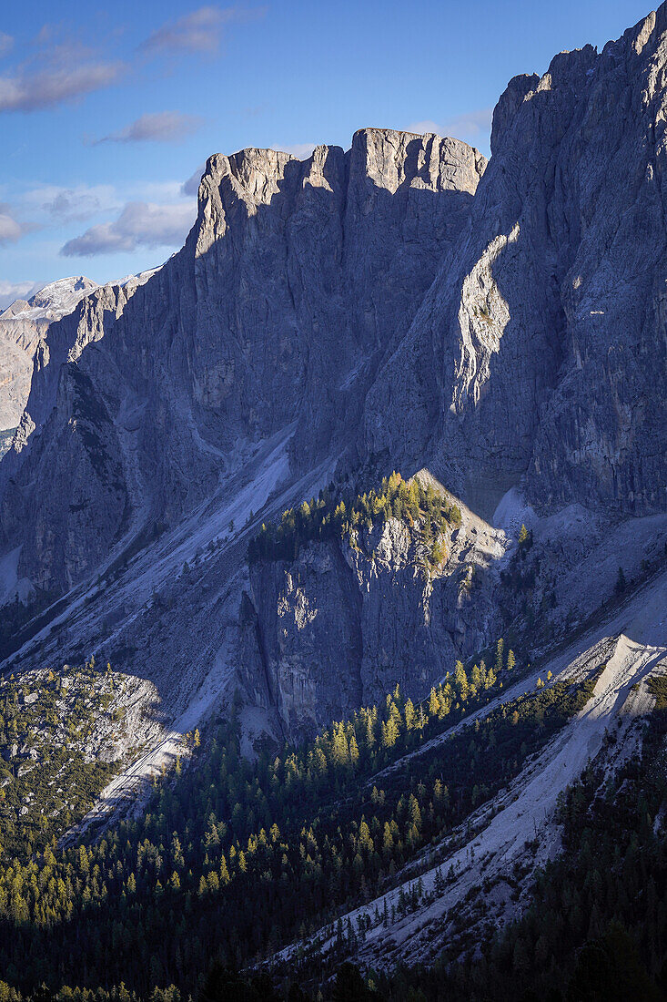 Wandern im Naturpark Puez-Geisler, Lungiarü, Dolomiten, Italien, Europa