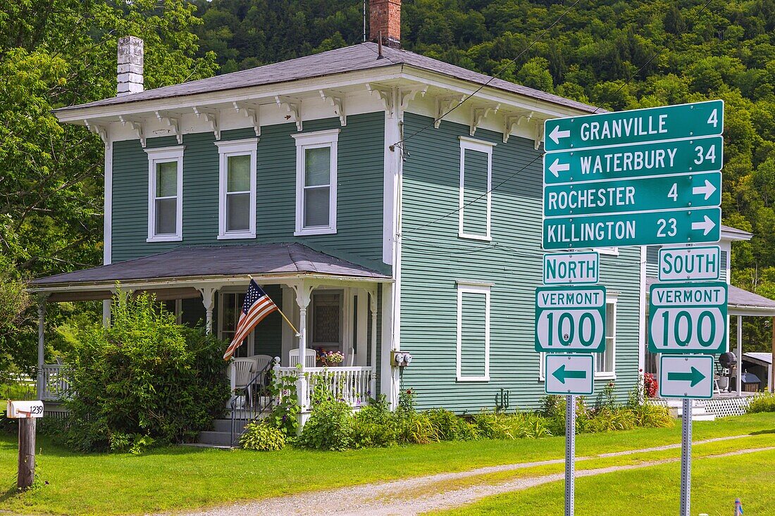Highway 100, Vermont, road signage