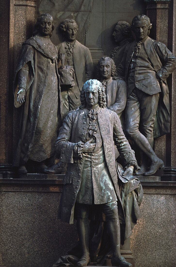 Statuen von sechs Männern, Wien, Österreich