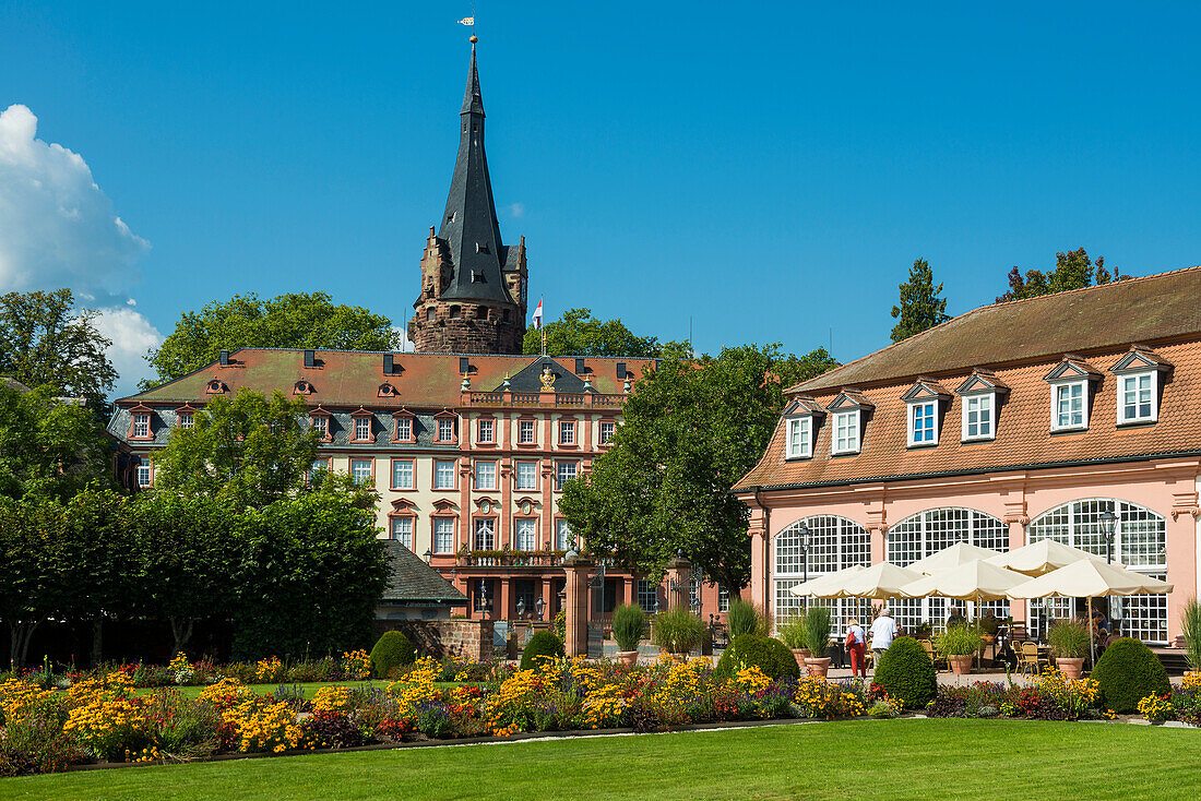 Lustgarten mit Schloss und Orangerie, Erbach, Odenwald, Hessen, Deutschland
