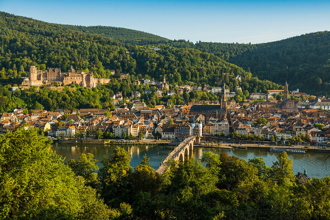 Old bridge over the Neckar with castle and old town, Heidelberg, Baden-Württemberg, Germany