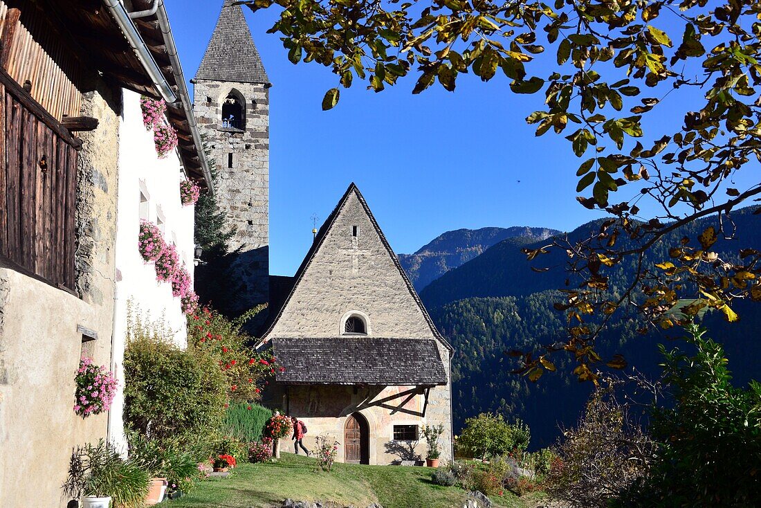 Sankt Peter bei Lajen bei Klausen über dem Eisacktal, Südtirol, Italien