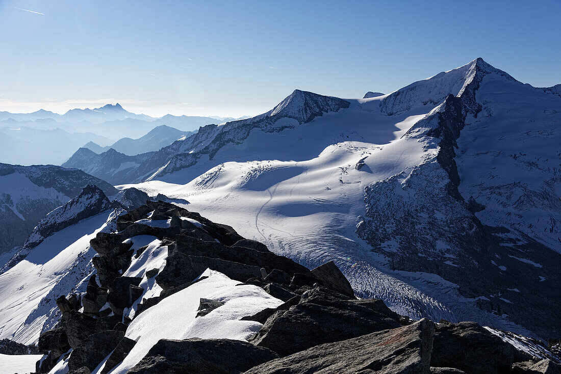 On the promising summit of the Keeskogel: Opposite the Großvenediger, in the south-east the Großglockner. Großvenediger Group, Obersulzbachtal, Salzburger Land, Hohe Tauern National Park, Austria