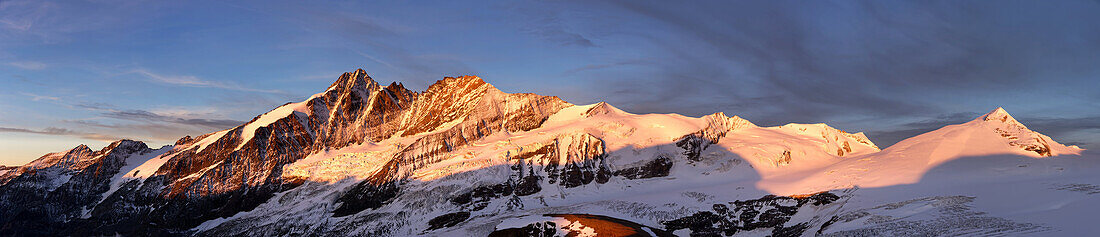 Panorama der Glocknergruppe, fotografiert von der Oberwalderhütte, Nationalpark Hohe Tauern, Großglockner, Kärnten, Österreich