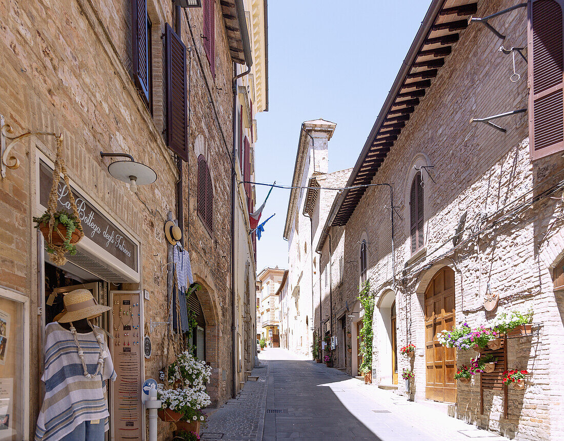 Spello; Via Cavour