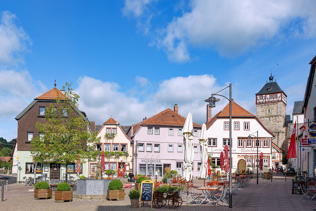 Bischofsheim; Marktplatz; Zentturm, Bayern, Deutschland