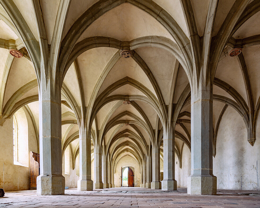 Mariaburghausen, Kloster Kreuztal Marburghausen, Klosterkirche, ebenerdige Gruft, Bayern, Deutschland