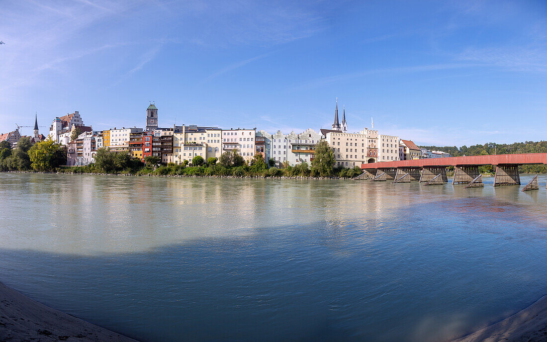 Wasserburg am Inn; Herzogliches Schloss, Altstadt; Innbrücke, Brucktor, Blick vom Ziehweg, Bayern, Deutschland