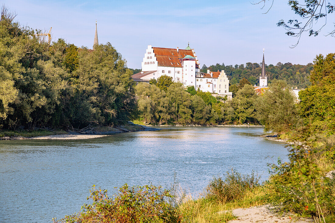 Wasserburg am Inn,  Herzogliches Schloss, Heilig-Geist-Spital-Kirche, Blick vom Ziehweg am Inn, Bayern, Deutschland