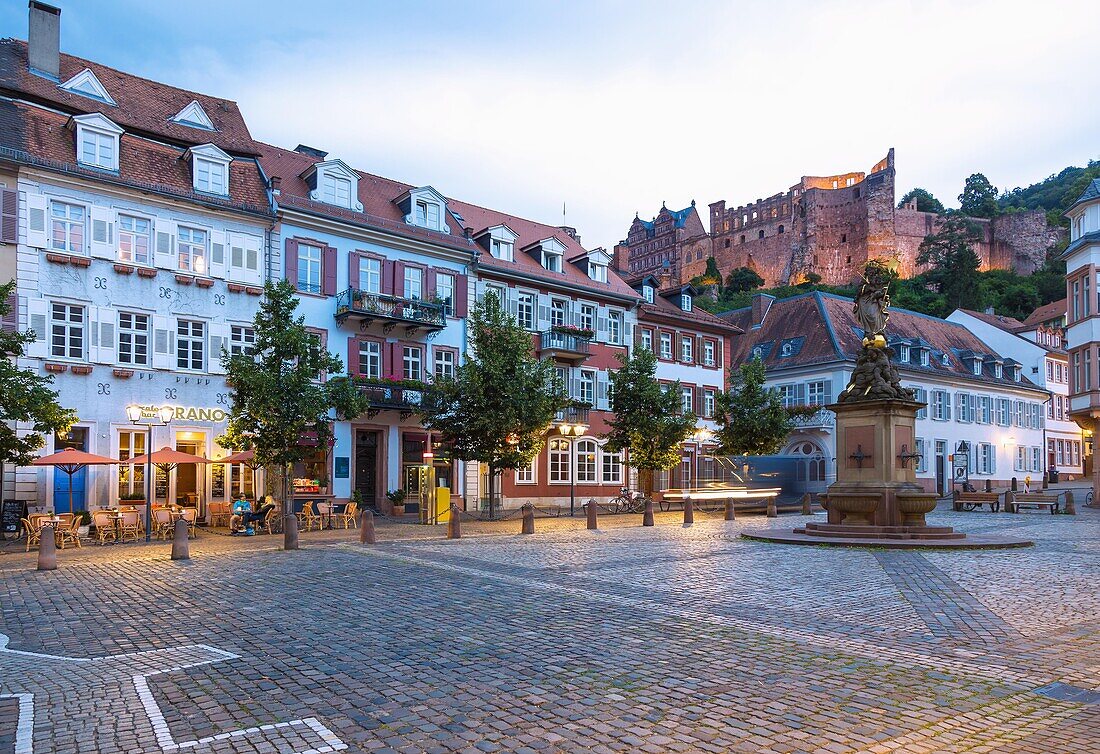 Heidelberg; Kornmarkt with Madonna, Heidelberg Castle