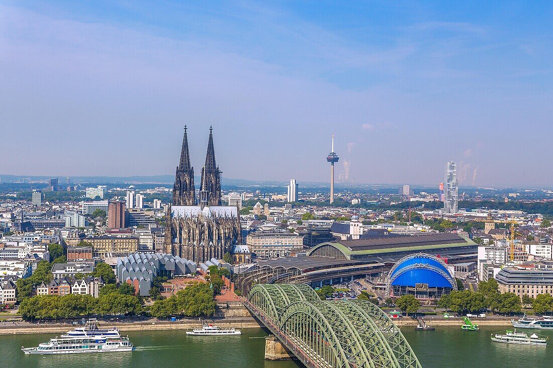 Cologne, city view from Cologne Triangle on Museum Ludwig, Cologne Cathedral, Central Station, Hohenzollern Bridge and Musical Dome